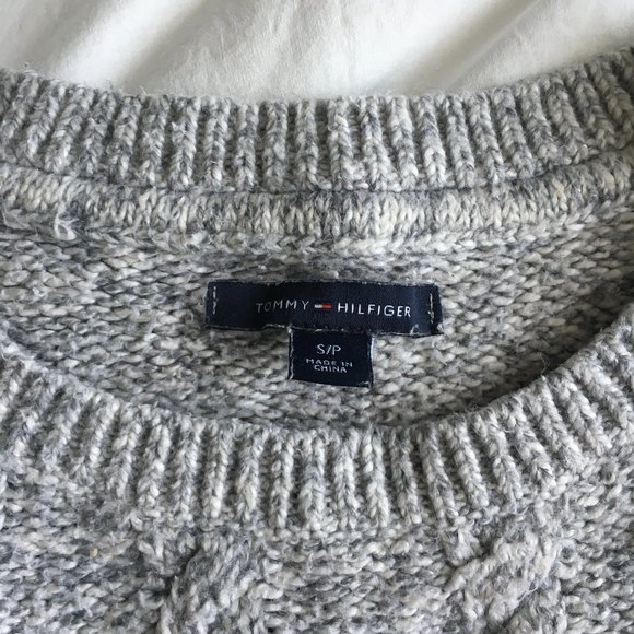 Tommy Hilfilger Cable Knit Sweater - Picture 3 of 7